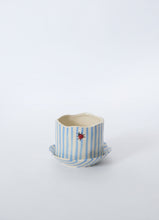 Load image into Gallery viewer, Ladybug Pot & Saucer