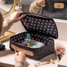 Load image into Gallery viewer, Jon Hart Large Travel Kit -Kelly Green