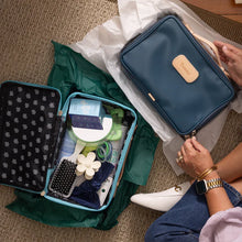 Load image into Gallery viewer, Jon Hart Large Travel Kit -Kelly Green