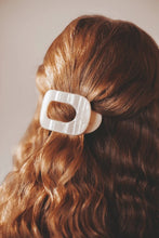 Load image into Gallery viewer, Teleties Flat Round Clip -Almond Beige
