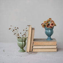 Load image into Gallery viewer, Stoneware Scalloped Footed Vase
