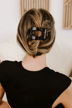 Load image into Gallery viewer, Teleties Flat Round Clip -Tortoise