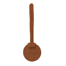 Load image into Gallery viewer, Jon Hart Treasure Tag -Bridle Leather
