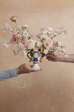 Load image into Gallery viewer, Best Mom Trophy Vase
