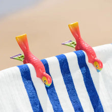 Load image into Gallery viewer, Boca Towel Clips -Parrot
