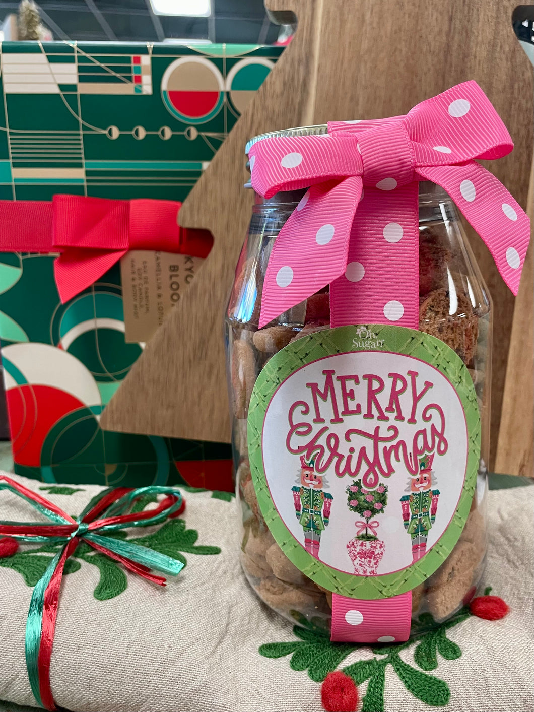 Nutcracker Merry Christmas Nams -10 oz Qt Jar