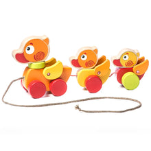 Load image into Gallery viewer, Cubika Wooden Walk-A-Long Traveling Ducks
