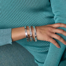 Load image into Gallery viewer, Julie Vos Silver Savoy Bangle
