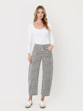 Load image into Gallery viewer, Vervet High Rise Leopard Print Utility Barrel Jeans
