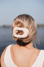 Load image into Gallery viewer, Teleties Flat Round Clip -Almond Beige
