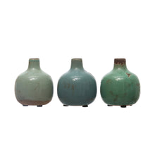 Load image into Gallery viewer, Distressed Terracotta Vase
