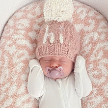 Load image into Gallery viewer, Baby hi. Beanie -Rosy
