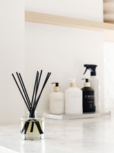 Load image into Gallery viewer, L'AVANT Reed Diffuser -Fresh Linen
