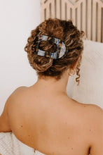 Load image into Gallery viewer, Teleties Flat Round Clip -Tortoise
