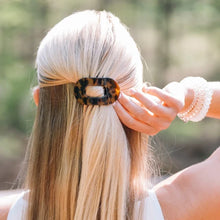 Load image into Gallery viewer, Teleties Flat Round Clip -Tortoise
