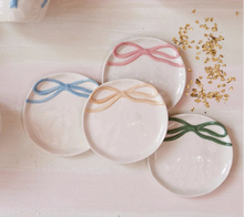 Load image into Gallery viewer, Round Stoneware Bow Dish
